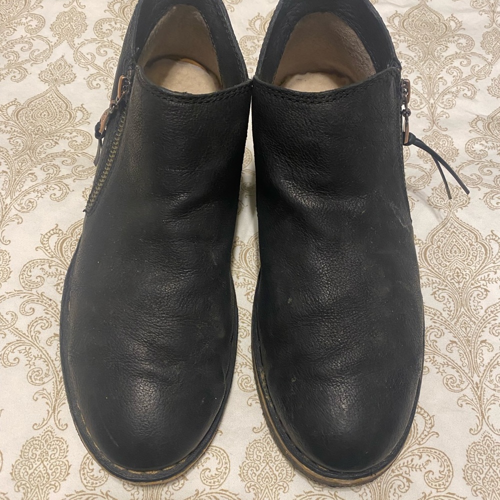 UGG Women’s Clementine Black ankle booties